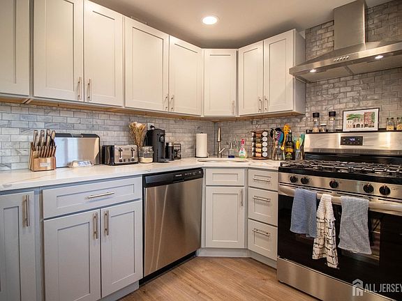 4th image of 21 Keats Rd