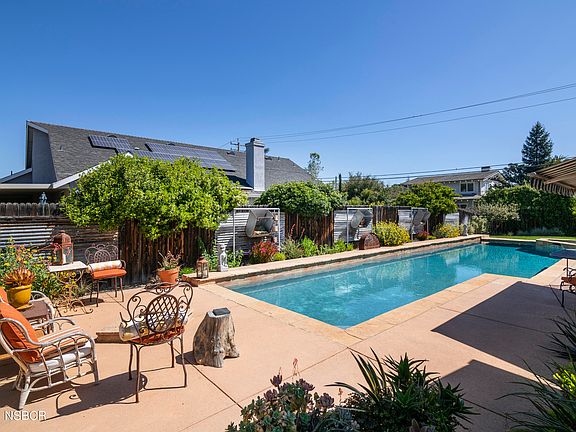 5th image of 3395 Sagunto St