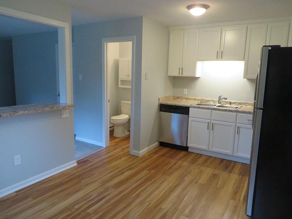 All new kitchen (please excuse my camera's low lighting prob