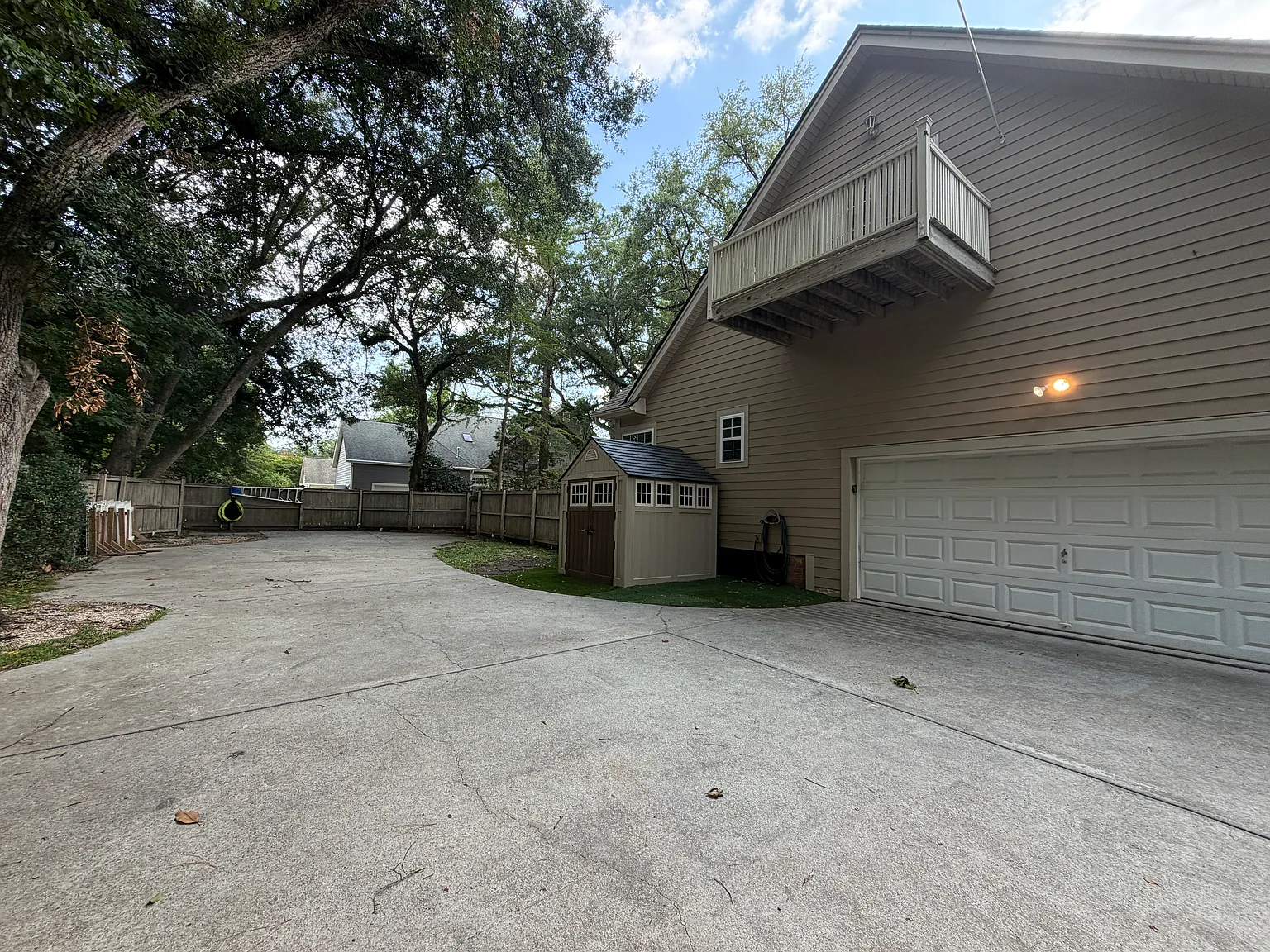 3 bed, 3.5 bath, 2768 sqft, $3,600 — Photo 3