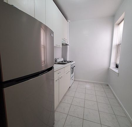 5th image of 65-74 Saunders St #1R