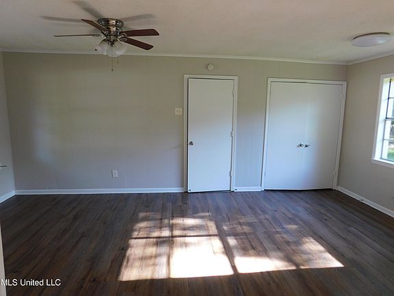 5th image of 2811 Briarwood Dr