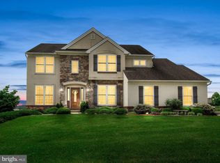 5 Andrew Dr, York, PA 17404