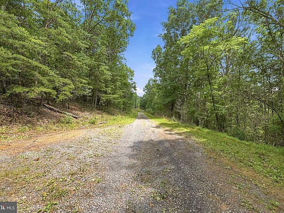 3rd image of 464 Belle Hollow Estates Rd