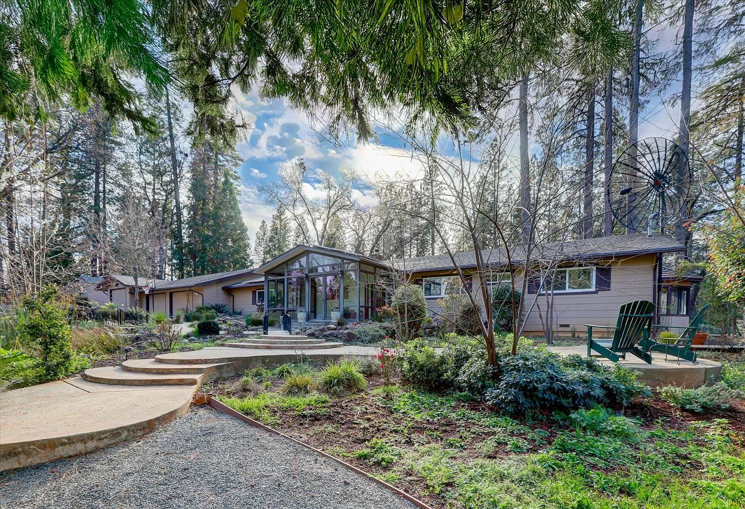 PYOMAROです 13757 Seven Cedars Dr, Grass Valley, CA 95945 | Zillow