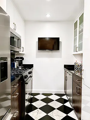 Sold by Corcoran | media 2
