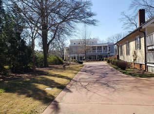 1149 Canton St #B, Roswell, GA 30075