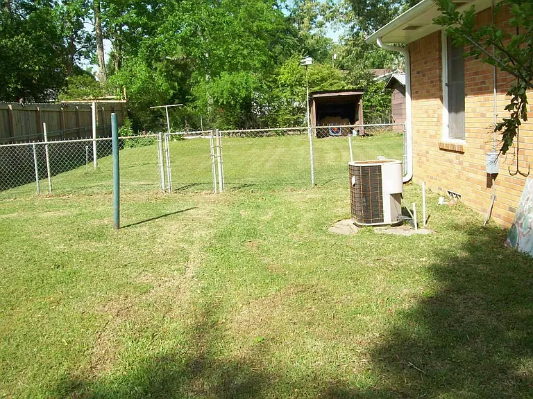 1105 Willow Springs Dr — Photo 18