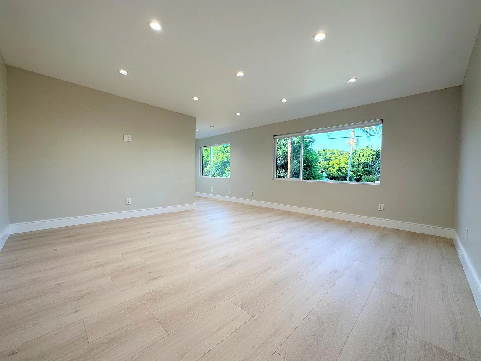 4 bed, 2000 sqft, $9,800 — Photo 4