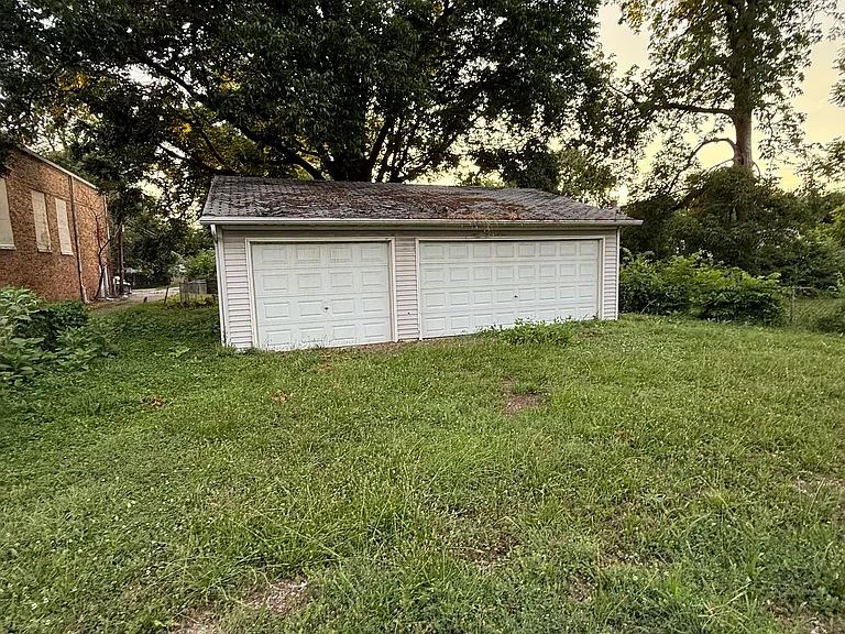 1439 N Jasper St — Photo 2