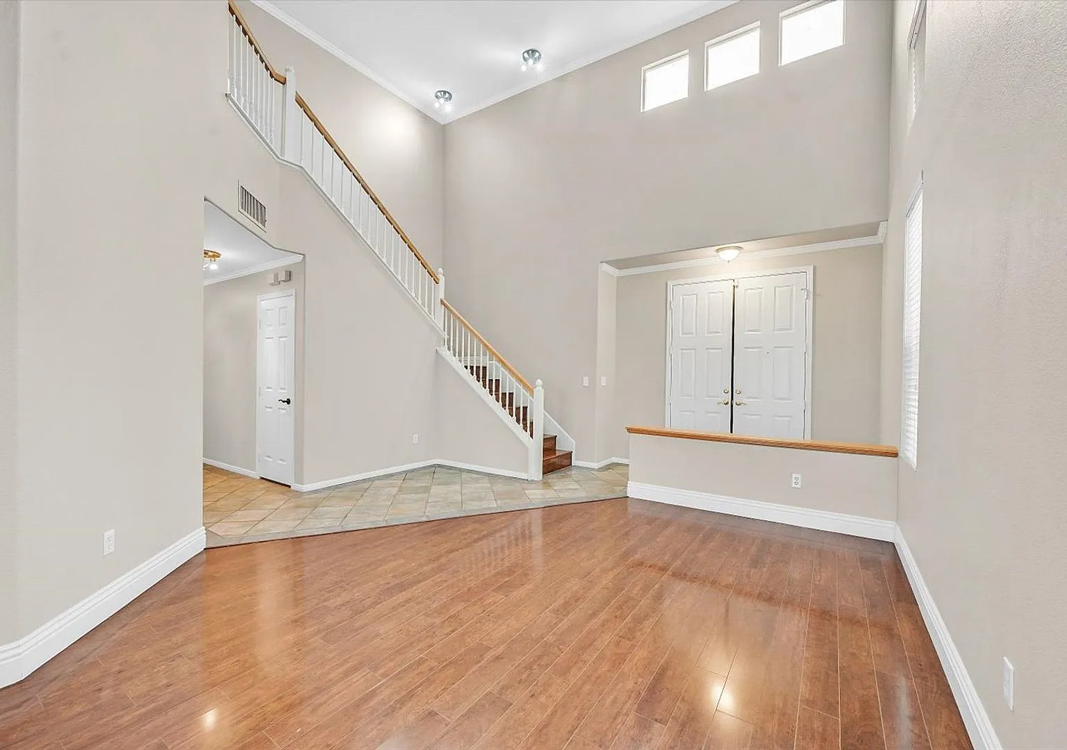 Beautiful Summerlin Home with Stylish Upgrades! — Photo 2