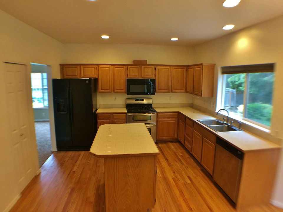 1st image of 5015 NW Francis Dr