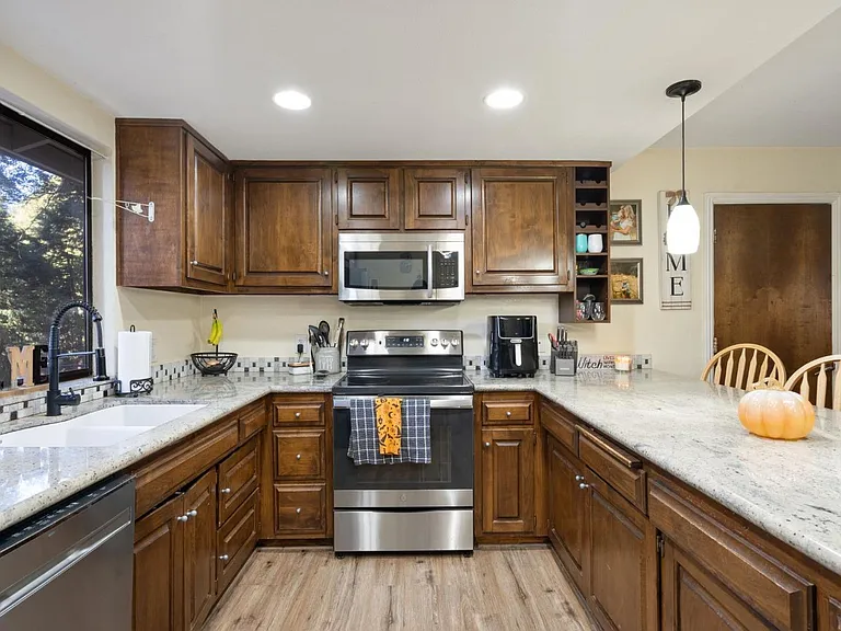 2752 Douglas Fir Dr — Photo 6
