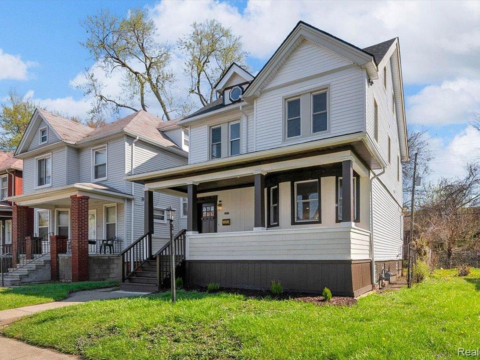 1st image of 2954 Helen St