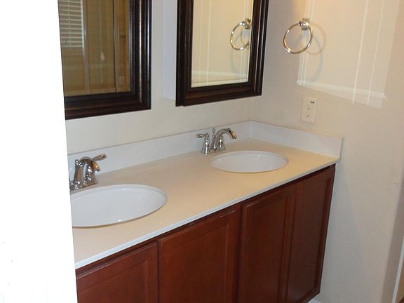 5th image of 502 Dartmouth Dr