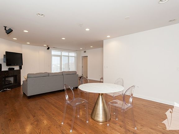 5th image of 1444 N Orleans St APT 6