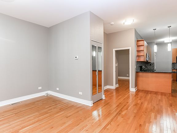 2nd image of 2613 W Evergreen Ave APT 1F