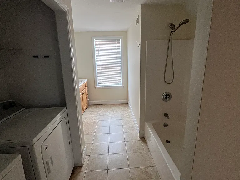 30 Chestnut St #2 — Photo 11