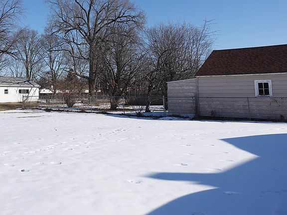 5th image of 887 W Losey St
