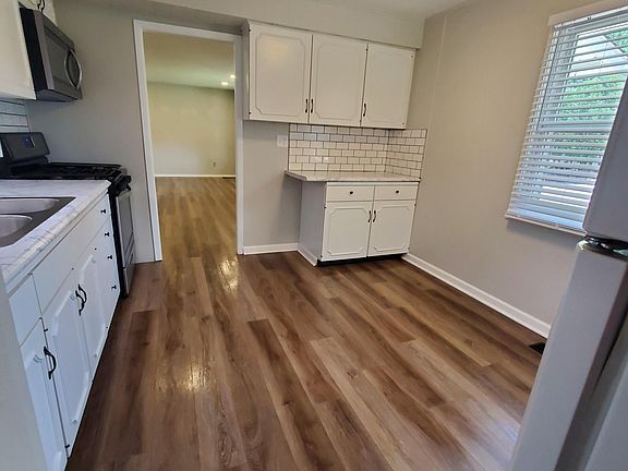 3rd image of 909 37th Ave
