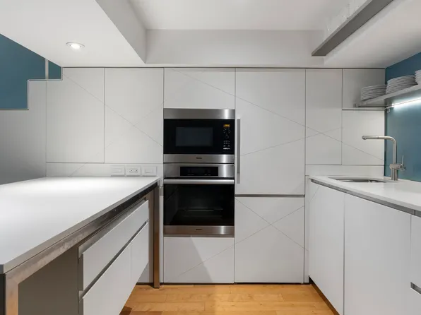 155 West 15th Street image 6 of 10