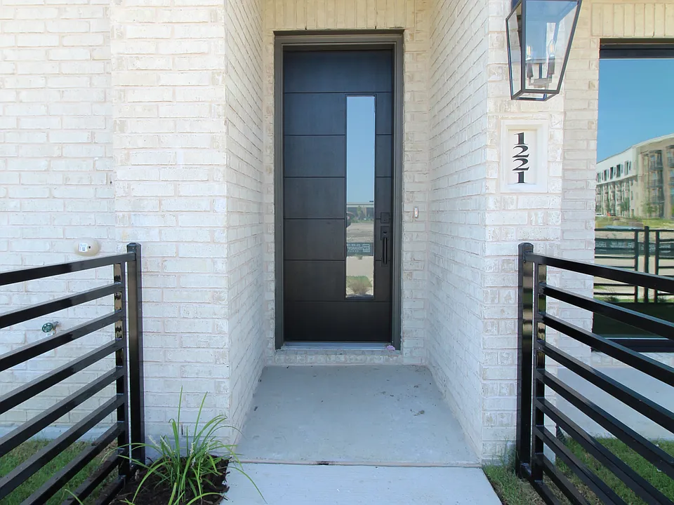 1221 Doris May Dr