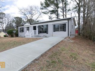 2 Midland Park Ct, Newnan, GA 30263