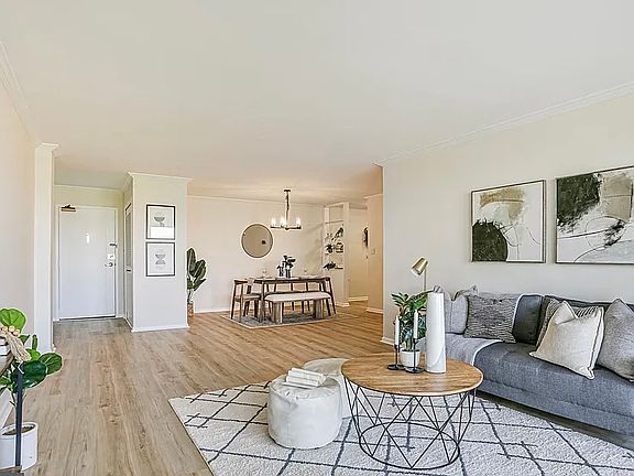3rd image of 4977 Battery Ln APT 813