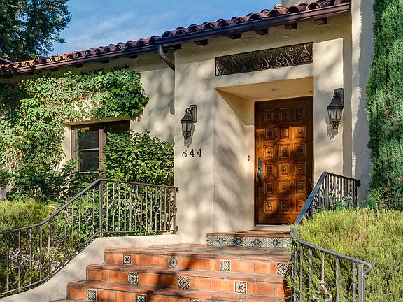 3rd image of 844 S El Molino Ave