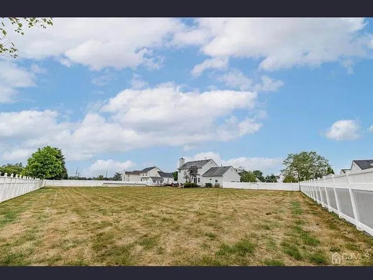 5 Gunther Loop — Photo 3
