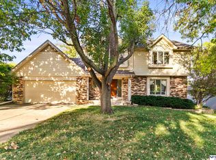 2218 Mayfair Dr, Omaha, NE 68144