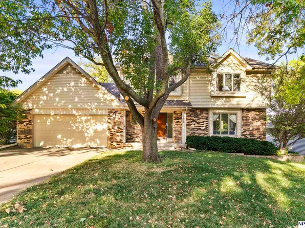 2218 Mayfair Dr, Omaha, NE 68144