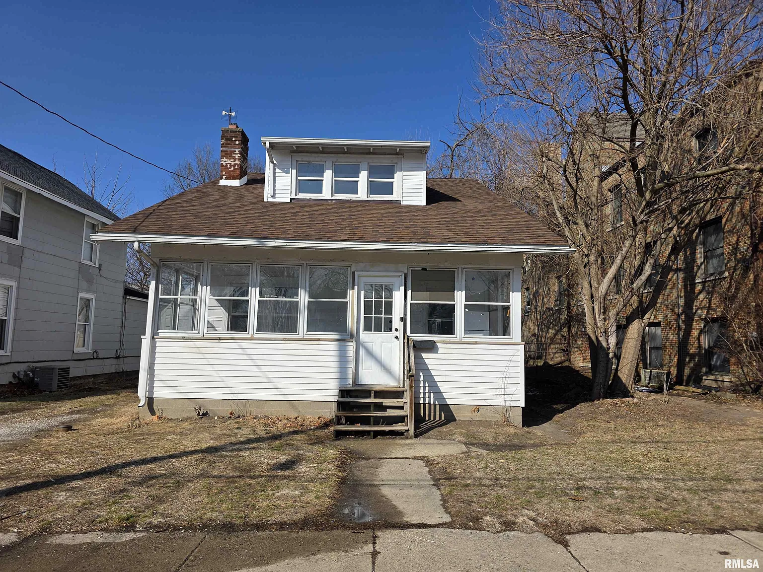 1111 E Republic St photo 1