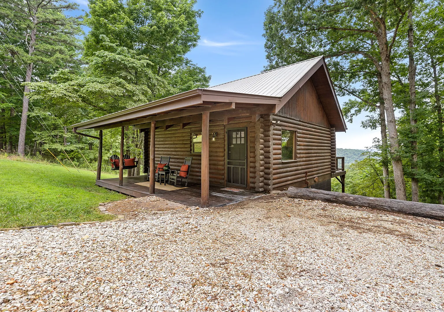 Whiskey Den-Serene&Natural Cabin-7 mi to Downtown — Photo 4
