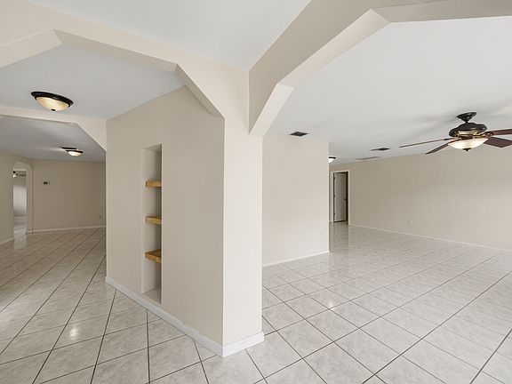 3rd image of 1306 Moreland Dr