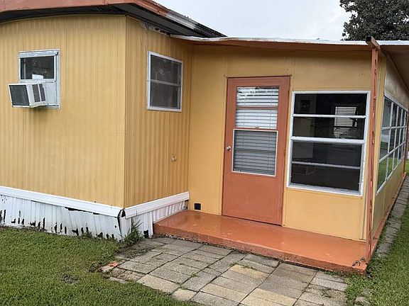 3rd image of 6528 Pecan Dr #148