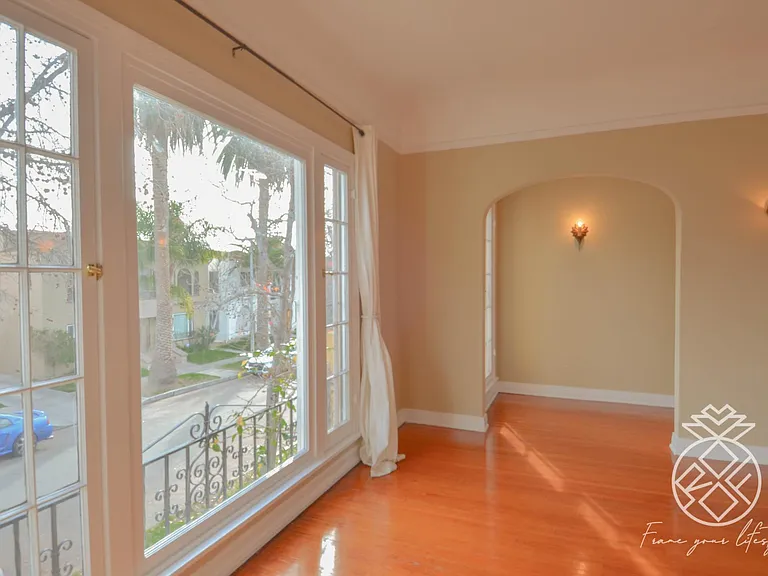 441 N Orange Grove Ave #1/2 — Photo 13