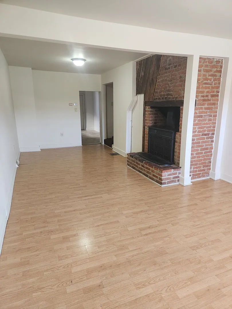 Pet Friendly 3 Bedroom House Near Revs Stadium! — Photo 1