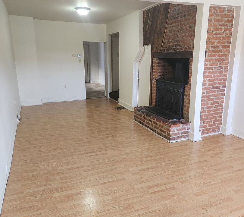 1st image of 250 Chestnut St