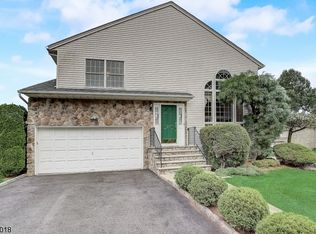 27 Kinder Dr, Bloomfield, NJ 07003