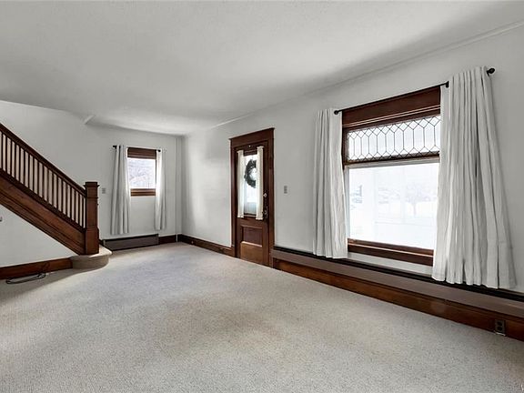 5th image of 156 Glen Ave