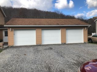 115 Turner Hollow Rd, Morgantown, WV 26501