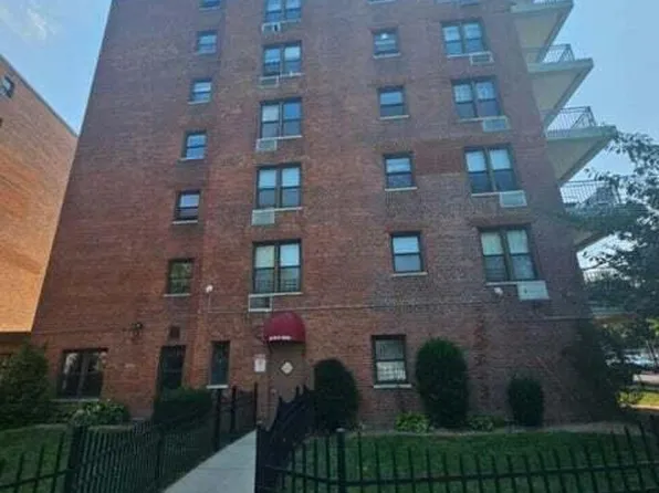 100 Colfax Ave APT 2N, Staten Island, NY 10306