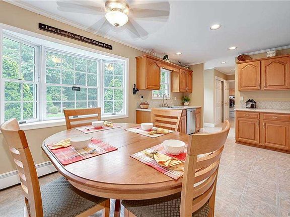 4th image of 32 Andys Ln