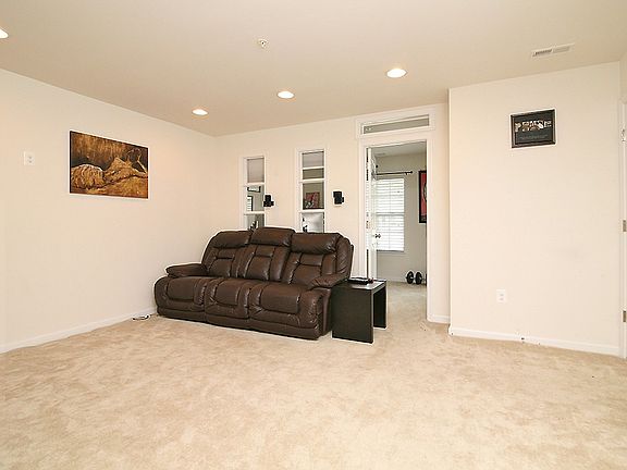 4th image of 9401 Silver Charm Dr