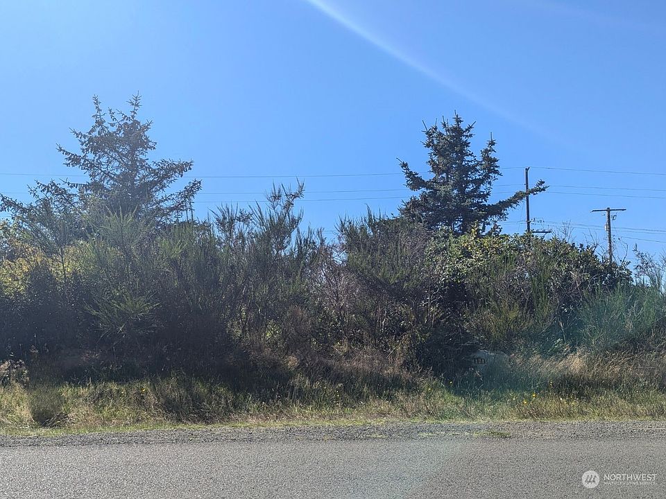 1st image of 693 Sunset Avenue NE