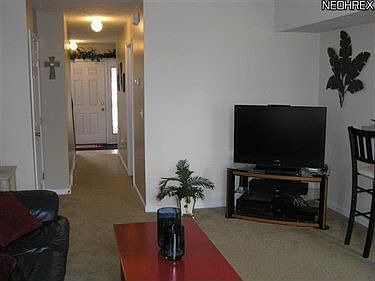 4th image of 260 Finchfield Cir