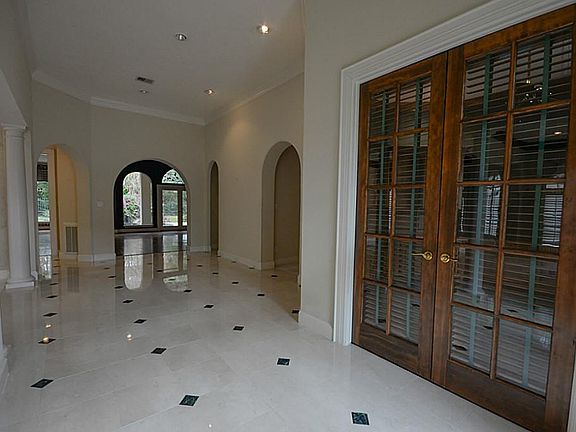4th image of 1610 Lake Wilderness Ln