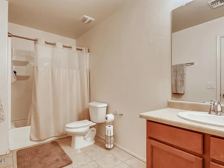 6144 W Freeway Ln — Photo 19