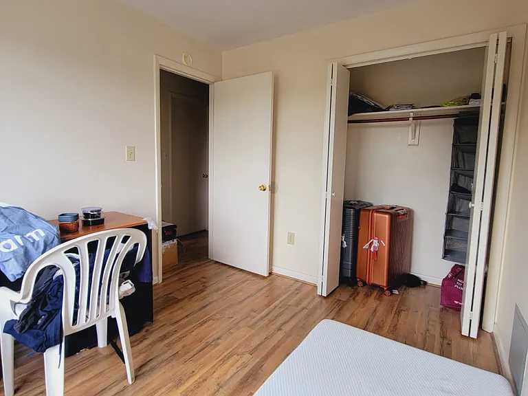 1203 University Ter — Photo 3
